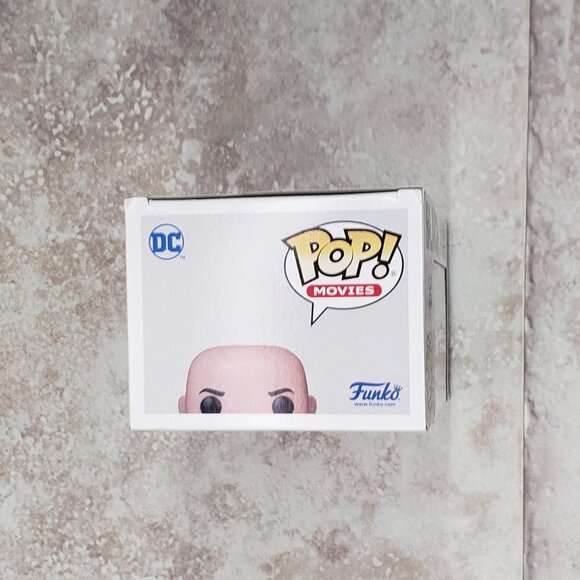 1231 Black Adam Cape Flying Funko Pop Movies Vinyl Figure NIB 2022 - Picture 6 of 7